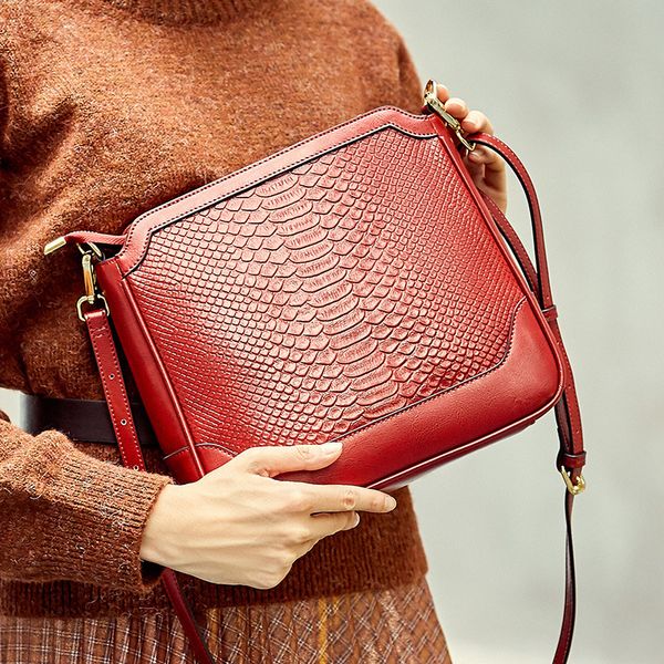 woman genuine leather handbag new leather fashion designer crocodile large capacity shoulder bag tote bag
woman genuine leather handbag new leather fashion designer crocodile large capacity shoulder bag tote bag