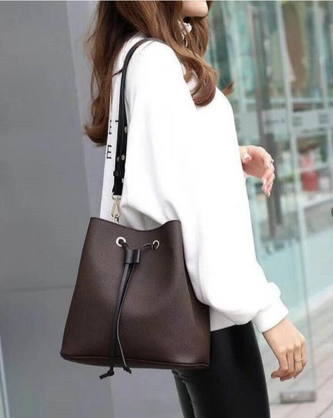 2019 new shoulder bags leather bucket bag women famous bra design handbags cross body
2019 new shoulder bags leather bucket bag women famous bra design handbags cross body
