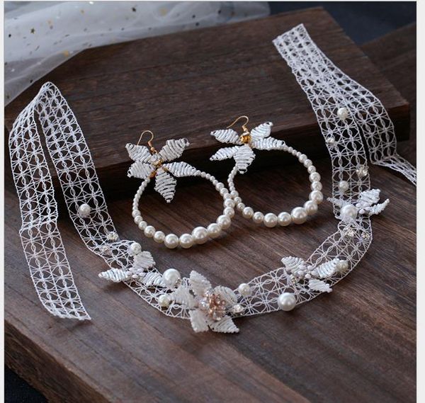 simple atmospheric bride's wedding dress, neck chain earrings, two-piece suit, luxury zircon banquet jewelry, Slivery;golden
simple atmospheric bride's wedding dress, neck chain earrings, two-piece suit, luxury zircon banquet jewelry, Slivery;golden