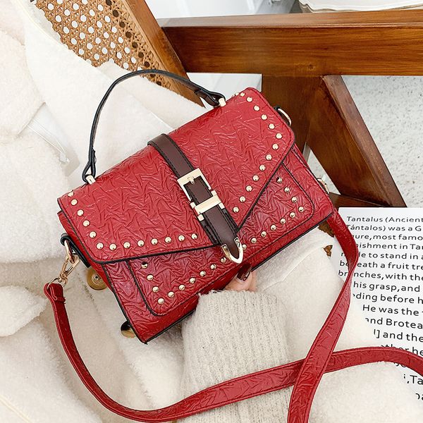 women's bag pu leather messenger bag women 2020 lock shoulder women's messenger handbag
women's bag pu leather messenger bag women 2020 lock shoulder women's messenger handbag