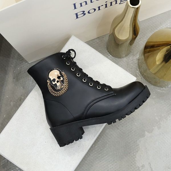 us4-11 womens platform ankle boots skull metal chain decor chunky heel warm winter punk motorcycle shoes black white plus
us4-11 womens platform ankle boots skull metal chain decor chunky heel warm winter punk motorcycle shoes black white plus