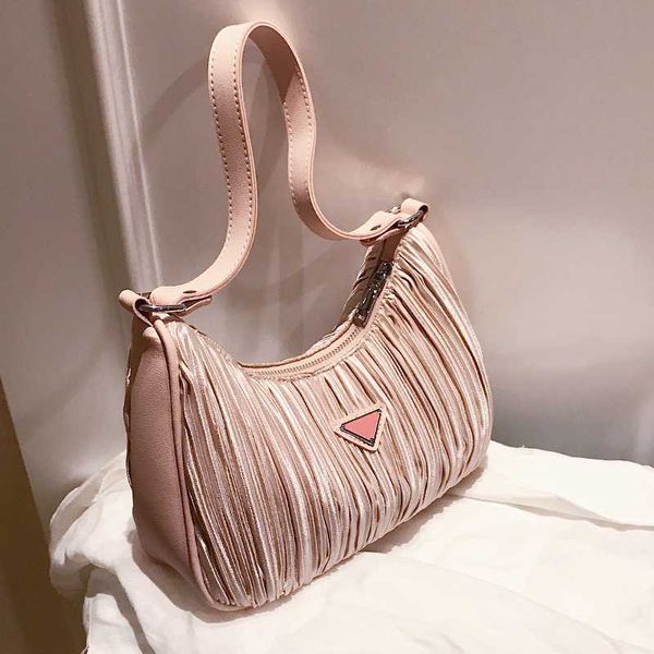 2020 fold сумки облака totes для женщин подмышек сумки оксфорда textile женщин сумка вечер сцепление кошелек chic lady плеча мешок нового
2020 fold сумки облака totes для женщин подмышек сумки оксфорда textile женщин сумка вечер сцепление кошелек chic lady плеча мешок нового