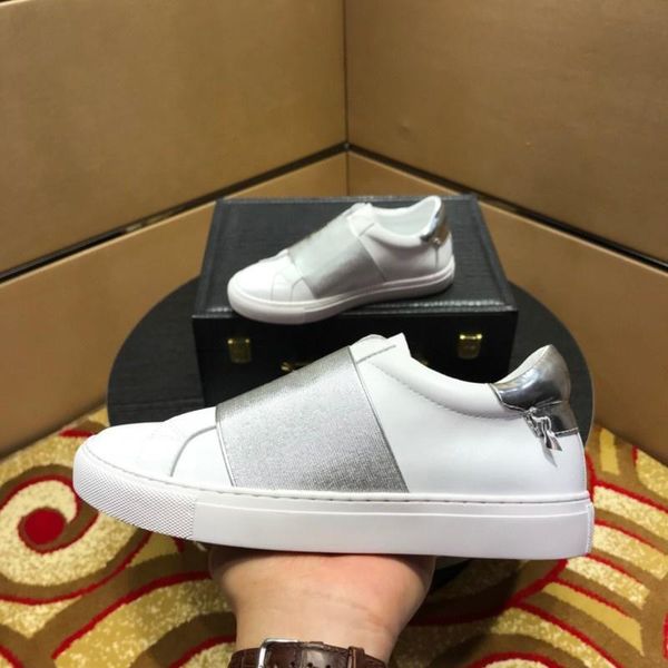 luxury designer men women shoes leather lovers comfortable breathable leisure suede couple shoes sneaker with box, White;red
luxury designer men women shoes leather lovers comfortable breathable leisure suede couple shoes sneaker with box, White;red