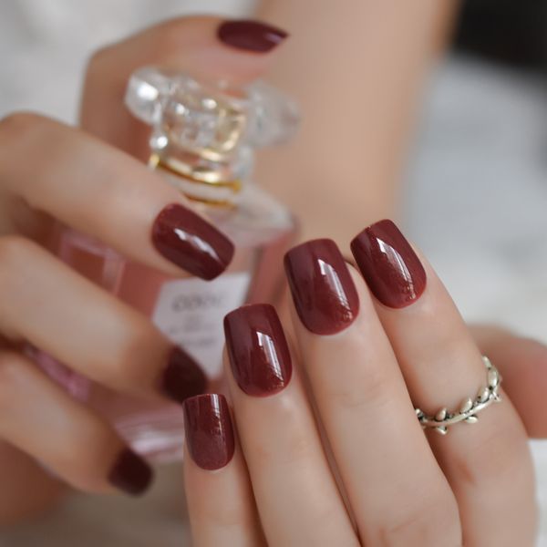 medium square simple fake nail smooth shiny art nail tips broen pink many colors to choose with adhesive tape false, Red;gold
medium square simple fake nail smooth shiny art nail tips broen pink many colors to choose with adhesive tape false, Red;gold