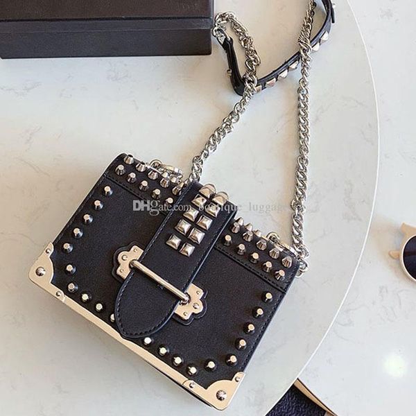 заклепки двухцветные женские сумки цепи crossbody сумки на ремне модные кожаные топовые бренды кошельки женская сумка дизайнерская сумка выс
заклепки двухцветные женские сумки цепи crossbody сумки на ремне модные кожаные топовые бренды кошельки женская сумка дизайнерская сумка выс