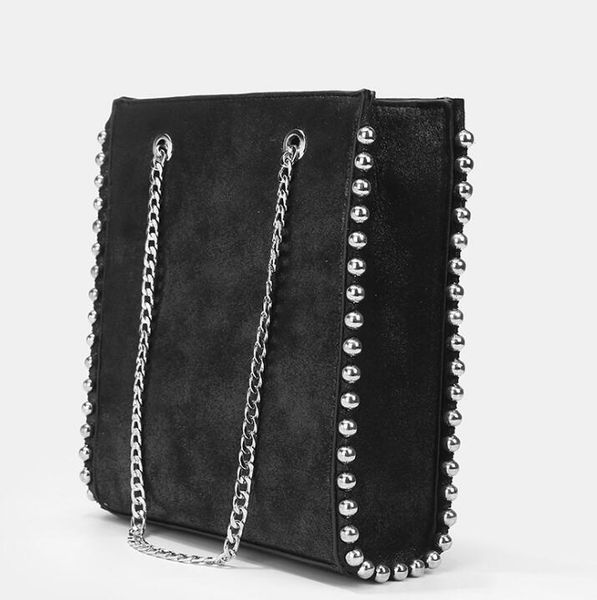 2019 autumn and winter new tide rivet decoration shopping bag tote female bag casual shoulder bag chain
2019 autumn and winter new tide rivet decoration shopping bag tote female bag casual shoulder bag chain