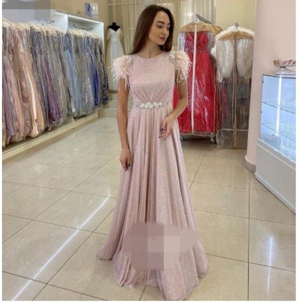 glitter bling pink long formal evening dresses 2020 new arrival feathers shoulder beaded crystals sashes arabic women party gowns, Black;red
glitter bling pink long formal evening dresses 2020 new arrival feathers shoulder beaded crystals sashes arabic women party gowns, Black;red