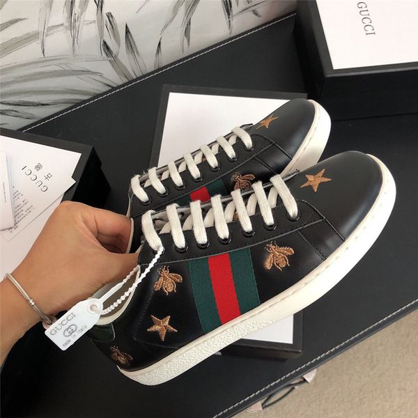 19ss new fashion men running shoe men lace up walking shoes canvas shoes male solid black white red sneakers shoes luxurious scarpa
19ss new fashion men running shoe men lace up walking shoes canvas shoes male solid black white red sneakers shoes luxurious scarpa