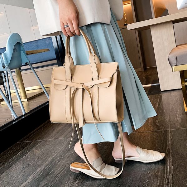 textured ocean bag 2019 new portable big bag fashion sweet shoulder messenger
textured ocean bag 2019 new portable big bag fashion sweet shoulder messenger