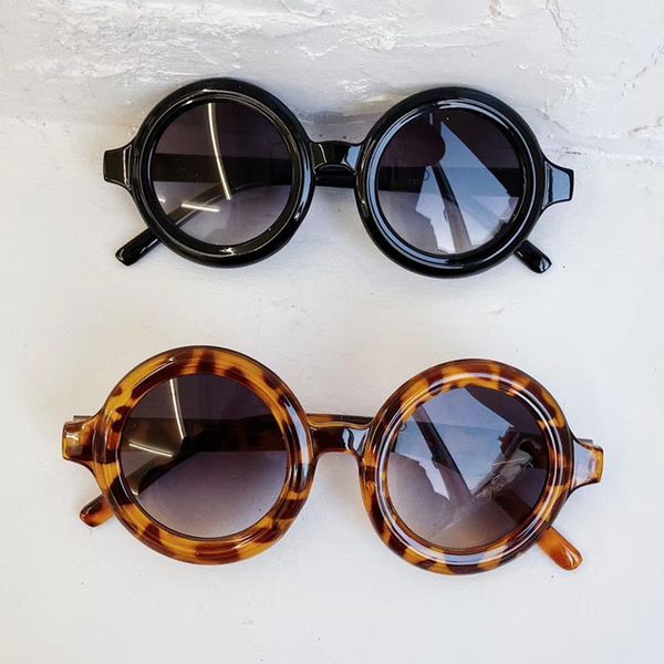 new kids round sunglasses children girls cute baby uv400 mirror lovely circle metal leg sun glasses, White;black
new kids round sunglasses children girls cute baby uv400 mirror lovely circle metal leg sun glasses, White;black