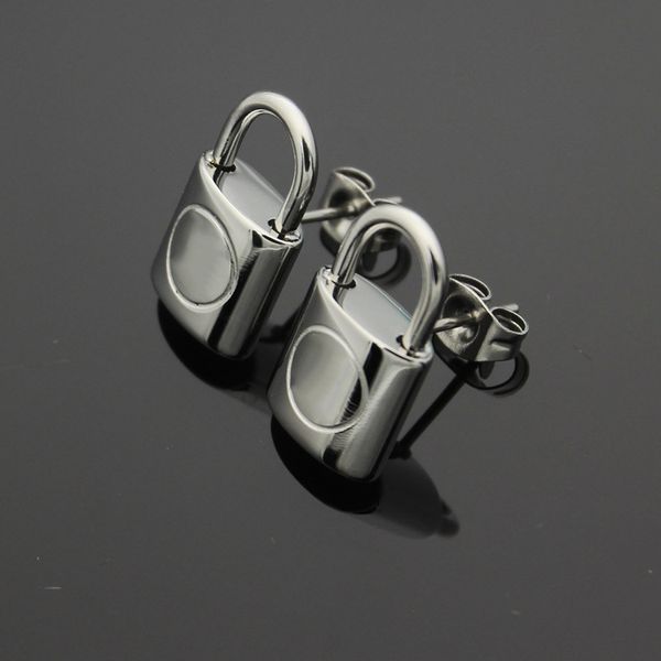 2020 sell z52 big l brand lock earring for love women factory wholesale decorative ceramics earring sell jewelry can carving logo, Golden;silver
2020 sell z52 big l brand lock earring for love women factory wholesale decorative ceramics earring sell jewelry can carving logo, Golden;silver