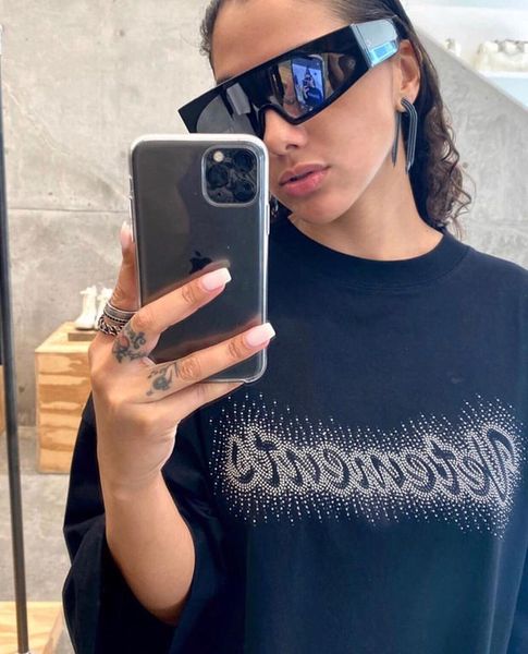 20ss luxury europe france vetements silver rivet logo tshirt fashion mens designer t shirts women clothes casual cotton tee, White;black
20ss luxury europe france vetements silver rivet logo tshirt fashion mens designer t shirts women clothes casual cotton tee, White;black