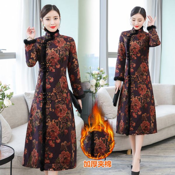 2019 winter real silk padded long sleeve retro chinese costume chinese style long coat mom women's cotton-padded clothing fashio, Blue;black
2019 winter real silk padded long sleeve retro chinese costume chinese style long coat mom women's cotton-padded clothing fashio, Blue;black