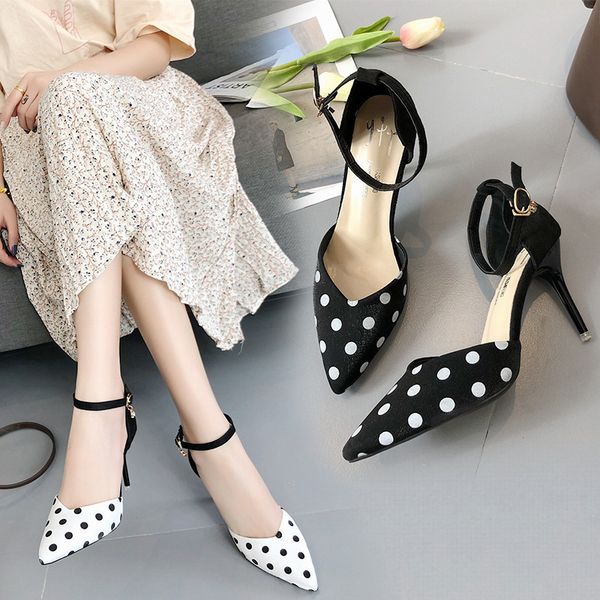 lucky2019 baotou high sandals down noodles one word bring hasp single shoe woman sharp fine with cavity sweet joker women's shoes 
lucky2019 baotou high sandals down noodles one word bring hasp single shoe woman sharp fine with cavity sweet joker women's shoes