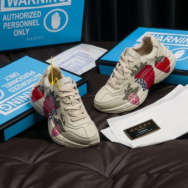 high-end luxury men's casual sports men's shoes fashion design brand platform shoes vintage style can match a lot of clothes size
high-end luxury men's casual sports men's shoes fashion design brand platform shoes vintage style can match a lot of clothes size