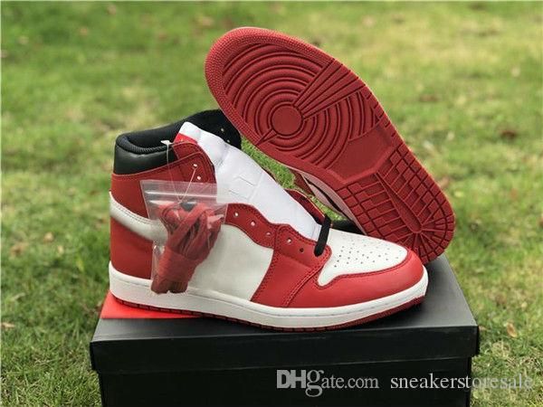 with box 1 satin black toe mens basketball shoes black white varsity red 1s designer sport sneakers
with box 1 satin black toe mens basketball shoes black white varsity red 1s designer sport sneakers