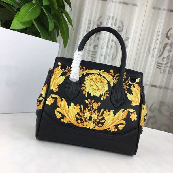 2022 new fashion designer- model 7193 leather women handbag famous luxury shoulder bag
2022 new fashion designer- model 7193 leather women handbag famous luxury shoulder bag