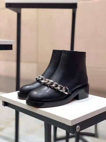 woman paris given chain leather ankle boots black genuine leather luxury fashion chain ankle boots shiny silver-tone hardware shoes
woman paris given chain leather ankle boots black genuine leather luxury fashion chain ankle boots shiny silver-tone hardware shoes