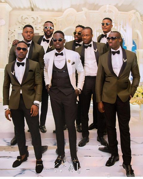 costume homme white men's blazer black vest pants groom tuxedos groomsmen suit wedding terno masculino (jacket+pants+vest), White;black
costume homme white men's blazer black vest pants groom tuxedos groomsmen suit wedding terno masculino (jacket+pants+vest), White;black