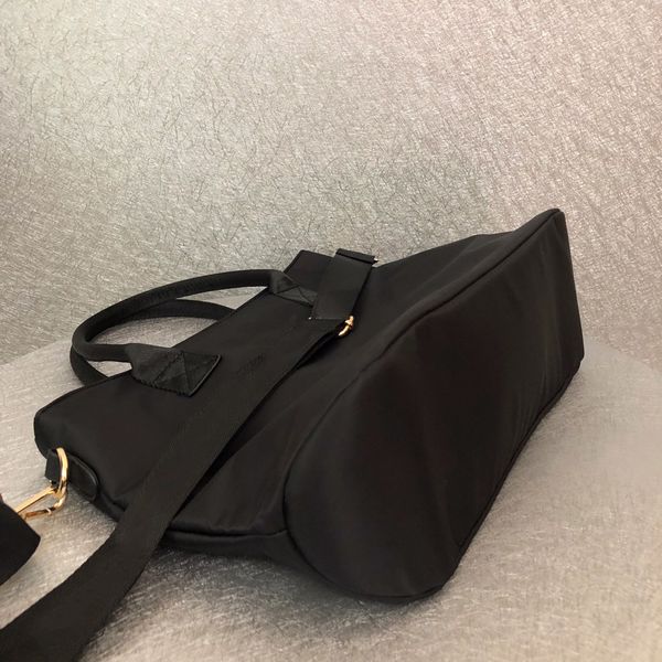 luxury handbags purses designer shoulder bag women with single shoulder bag and hand bag large capacity fashion black color
luxury handbags purses designer shoulder bag women with single shoulder bag and hand bag large capacity fashion black color