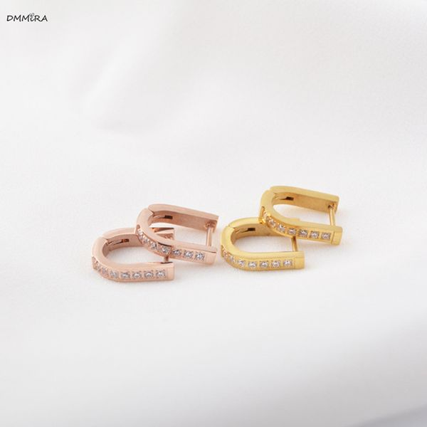 new simple fashion charm crystal stud earrings geometric jewelry women gift new design, Golden;silver
new simple fashion charm crystal stud earrings geometric jewelry women gift new design, Golden;silver