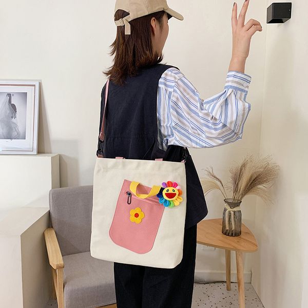 2019 contrast color canvas bag female korean version of the ins wild shoulder messenger bag student hand
2019 contrast color canvas bag female korean version of the ins wild shoulder messenger bag student hand