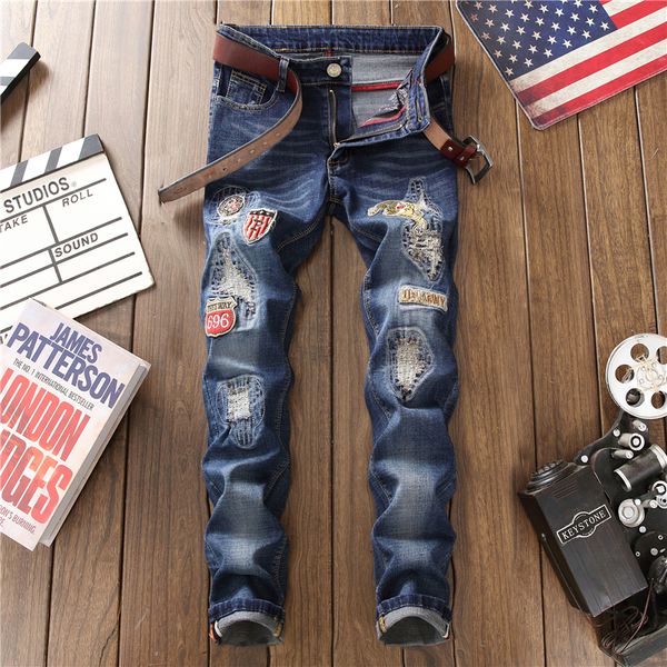 2019 new fashion jeans men's embroidered zipper open men's small straight leg pants slim straight denim pants size 29-36 38, Blue
2019 new fashion jeans men's embroidered zipper open men's small straight leg pants slim straight denim pants size 29-36 38, Blue