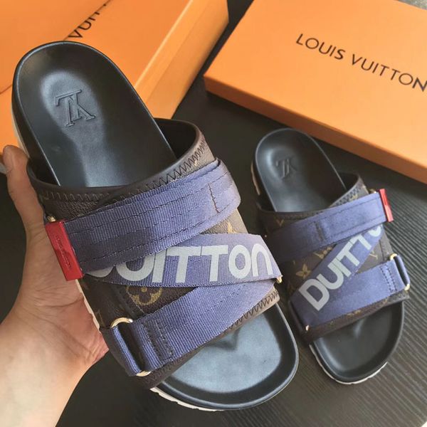 Newest Luxury slippers designer mens shoes print leather summer fashion Classics flats sandals flip flops high quality With original box
Newest Luxury slippers designer mens shoes print leather summer fashion Classics flats sandals flip flops high quality With original box