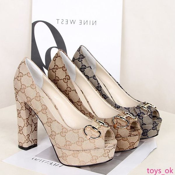 2019 letter metal buckle fish mouth high-heeled shoes canvas leather fashion woman pump thick heels dress shoes with box
2019 letter metal buckle fish mouth high-heeled shoes canvas leather fashion woman pump thick heels dress shoes with box