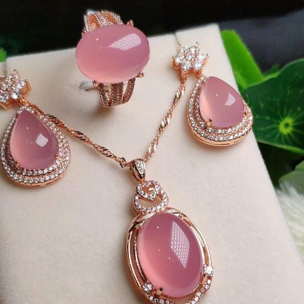 new natural chalcedony three-piece inlaid jewelry 925 silver water drop pendant
new natural chalcedony three-piece inlaid jewelry 925 silver water drop pendant