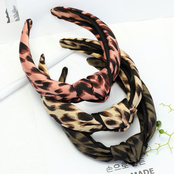 korean-style new style leopord pattern contrast color middle knot ning jie large rims hair bands big flower cross headband women, Brown
korean-style new style leopord pattern contrast color middle knot ning jie large rims hair bands big flower cross headband women, Brown