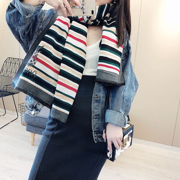 fashion-2019 new colored plaid pattern pineapple air-conditioning warm dual-use shawl lady luxury gift 180 * 70cm, Blue;gray
fashion-2019 new colored plaid pattern pineapple air-conditioning warm dual-use shawl lady luxury gift 180 * 70cm, Blue;gray