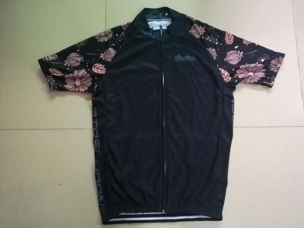 racing jackets sptgrvo lairschdan 2021 pro vintage cycling jersey retro road bike shirt men/women short sleeves roupa ciclismo mtb bicycle t, Black;red
racing jackets sptgrvo lairschdan 2021 pro vintage cycling jersey retro road bike shirt men/women short sleeves roupa ciclismo mtb bicycle t, Black;red
