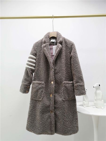 19fw luxurious brands design thom tb browne fleece winterbreaker coat men women streetwear sweatshirt outdoor jackets, Blue;black
19fw luxurious brands design thom tb browne fleece winterbreaker coat men women streetwear sweatshirt outdoor jackets, Blue;black