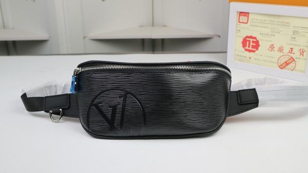 2019 fashion retro casual high-quality leather bag single-shoulder bag fanny pack delivery size :33*16*3cm
2019 fashion retro casual high-quality leather bag single-shoulder bag fanny pack delivery size :33*16*3cm