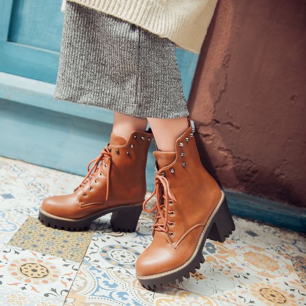 2018 women plus size 43 winter platform ankle zip snow boots female leather plush brown booties lady short boots shoes, Black
2018 women plus size 43 winter platform ankle zip snow boots female leather plush brown booties lady short boots shoes, Black