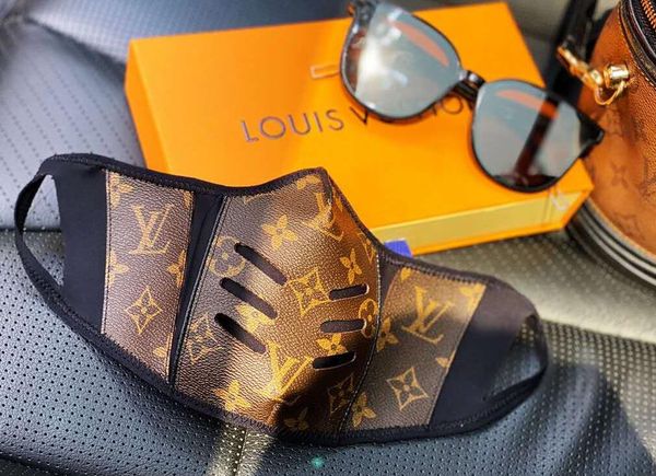 dustproof face mask breathing valve sponge mask washable reusable anti-dust fog pm2.5 protective masks bag louis vuitton lv, Golden;silver 
dustproof face mask breathing valve sponge mask washable reusable anti-dust fog pm2.5 protective masks bag louis vuitton lv, Golden;silver