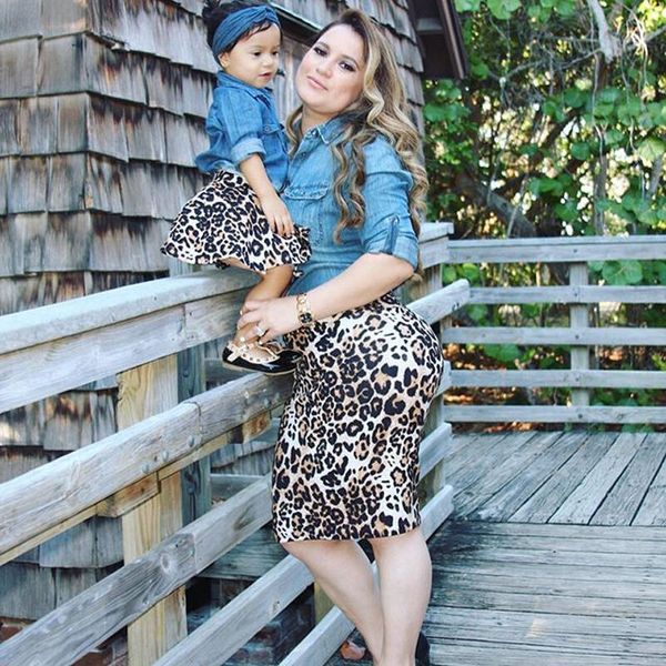 2pcs семья одежда matching мать и дочь одежда блузка + юбка набор лето вскользь сладкая блуза leopard юбка set, Blue
2pcs семья одежда matching мать и дочь одежда блузка + юбка набор лето вскользь сладкая блуза leopard юбка set, Blue