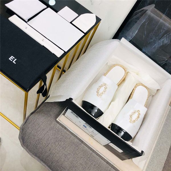 2020 counter new layout exclusive new 20ss classic new xiaoxiang fisherman shoes counter synchronized styling reflects the big brand style, Black
2020 counter new layout exclusive new 20ss classic new xiaoxiang fisherman shoes counter synchronized styling reflects the big brand style, Black