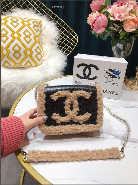 new high-quality 2020 ladies handbags women's leather shoulder bag ladies messenger bag elegant wild chain bag
new high-quality 2020 ladies handbags women's leather shoulder bag ladies messenger bag elegant wild chain bag