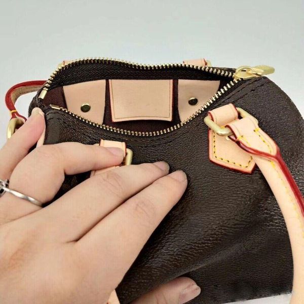 new women's handbag classic multi-functional handbag fashion leather shoulder bag high end postman bag cosmetic bag
new women's handbag classic multi-functional handbag fashion leather shoulder bag high end postman bag cosmetic bag