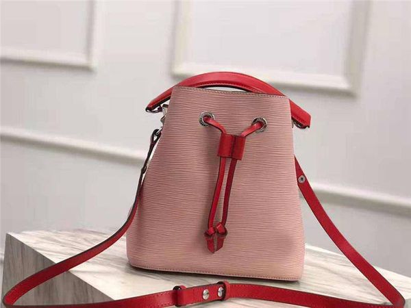 дизайнер-сумки роскошные ведро сумки натуральная воловья кожа crossbody messenger сумка путешествия хозяйственная сумка 2019 бренд моды
дизайнер-сумки роскошные ведро сумки натуральная воловья кожа crossbody messenger сумка путешествия хозяйственная сумка 2019 бренд моды