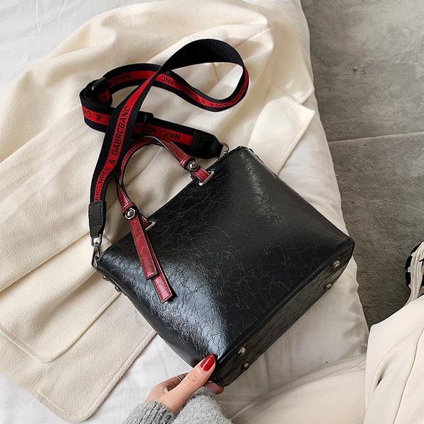 men and women the holiday gift bag leather handbags leather shoulder bag satchel bag wholesale 2019 new korean versio
men and women the holiday gift bag leather handbags leather shoulder bag satchel bag wholesale 2019 new korean versio
