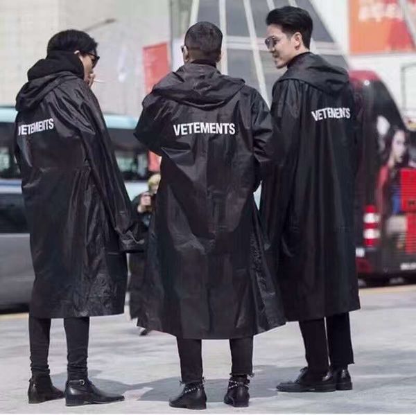 2017 hip hop kanye west fashion vetements windbreaker waterproof raincoat jacket black men women, Black;brown
2017 hip hop kanye west fashion vetements windbreaker waterproof raincoat jacket black men women, Black;brown