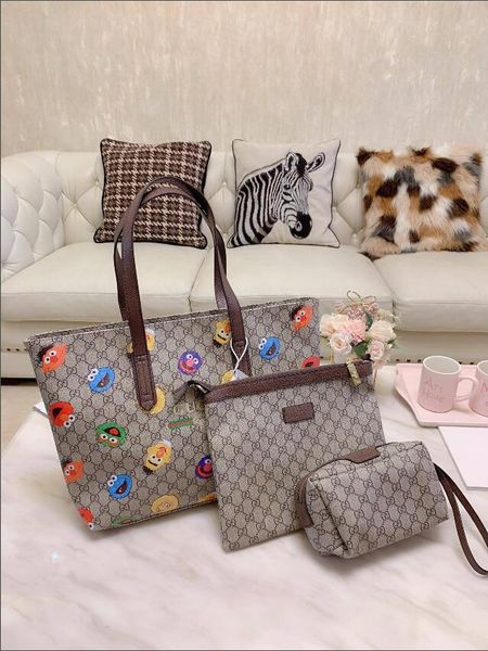 designers handbag three-piece set explosion selling style genuine leather quality leather handbag handbag shoulder bag--12
designers handbag three-piece set explosion selling style genuine leather quality leather handbag handbag shoulder bag--12