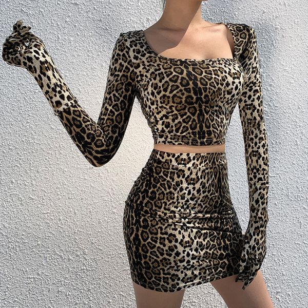leopard print long sleeve with gloves crop skirt 2 pieces set autumn winter women streetwear outfits, White
leopard print long sleeve with gloves crop skirt 2 pieces set autumn winter women streetwear outfits, White