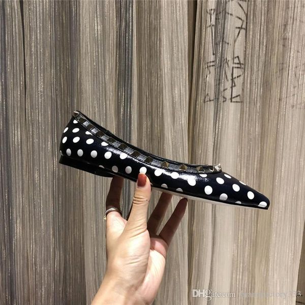 2020 fashion women shoes flat heels fashion genuine leather women shoes superstar stripe flats women dress shoes, Black
2020 fashion women shoes flat heels fashion genuine leather women shoes superstar stripe flats women dress shoes, Black