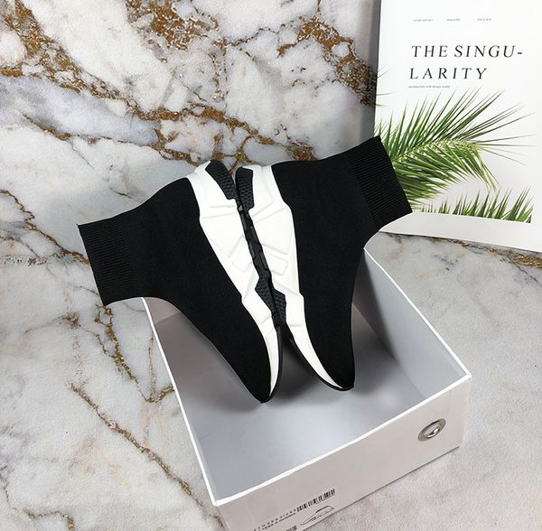2020 designer sock shoes triple black white men women fashion sneakers glitter yellow blue pink fashion mens trainer runner platform shoe
2020 designer sock shoes triple black white men women fashion sneakers glitter yellow blue pink fashion mens trainer runner platform shoe