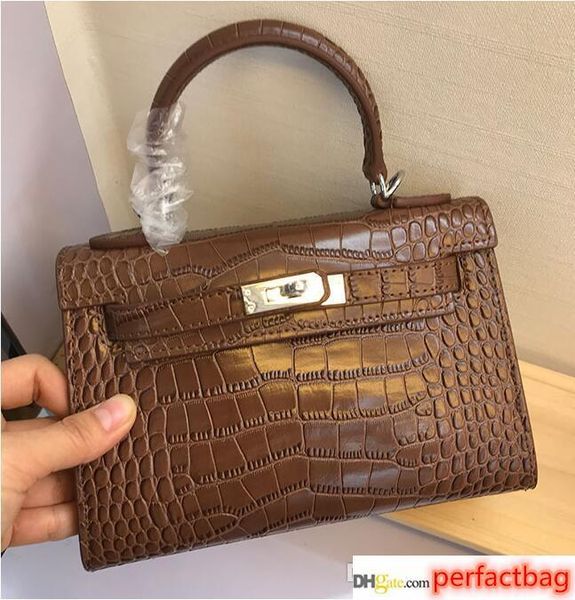 22cm mini brand women totes bags shoulder bag with lock genuine leather fashion alligator lady handbag wholesale high quality 
22cm mini brand women totes bags shoulder bag with lock genuine leather fashion alligator lady handbag wholesale high quality