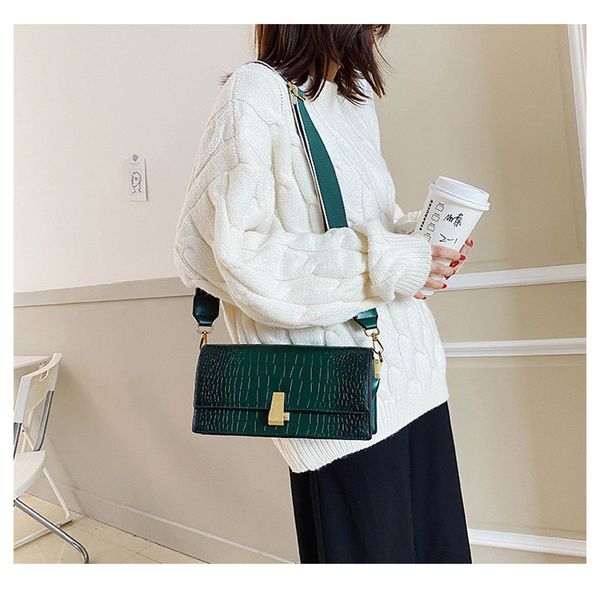 crocodile pattern small black bag female 2020 new small fragrance wind lock texture shoulder bag retro wide shoulder strap messe
crocodile pattern small black bag female 2020 new small fragrance wind lock texture shoulder bag retro wide shoulder strap messe